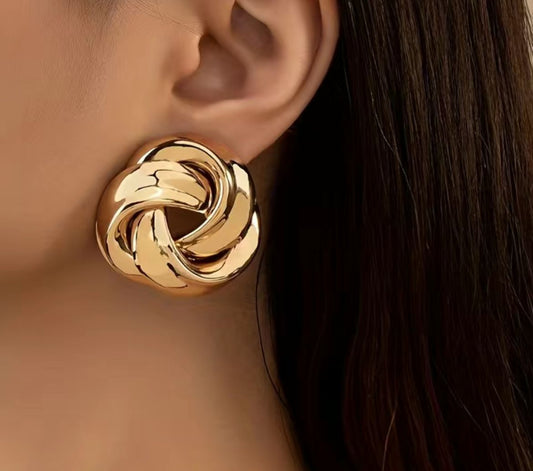 Creative golden earrings